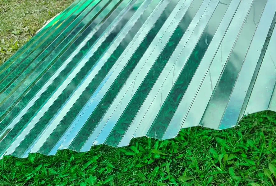 Профилированный поликарбонат зеленый 0,8 мм 