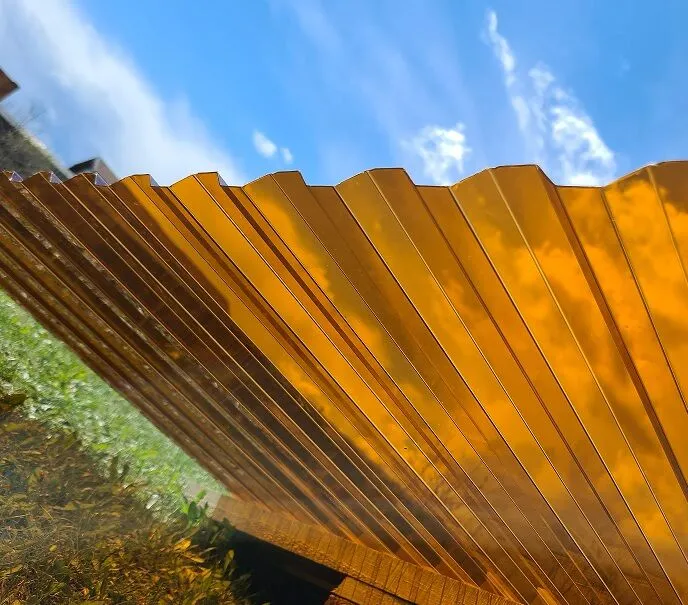 Профилированный поликарбонат янтарь 1,3 мм 