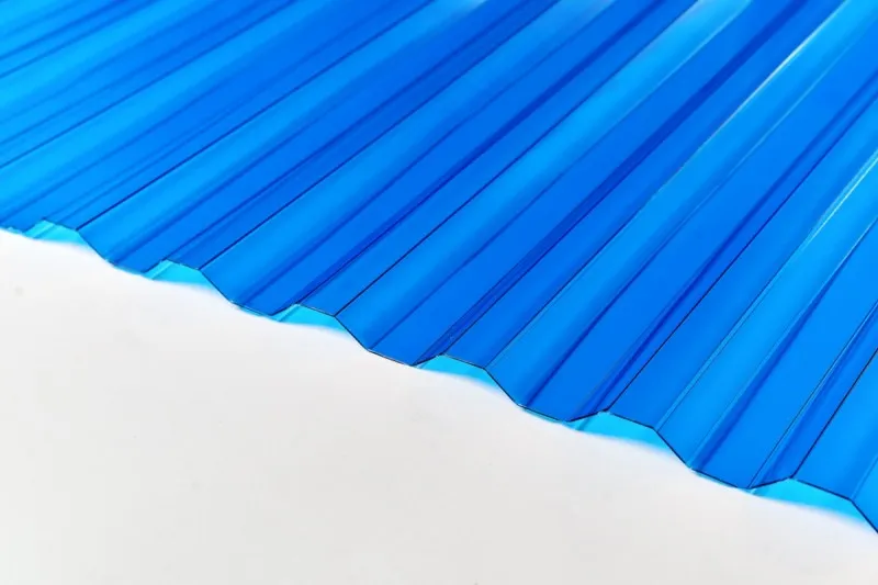Профилированный поликарбонат синий 0,8 мм 