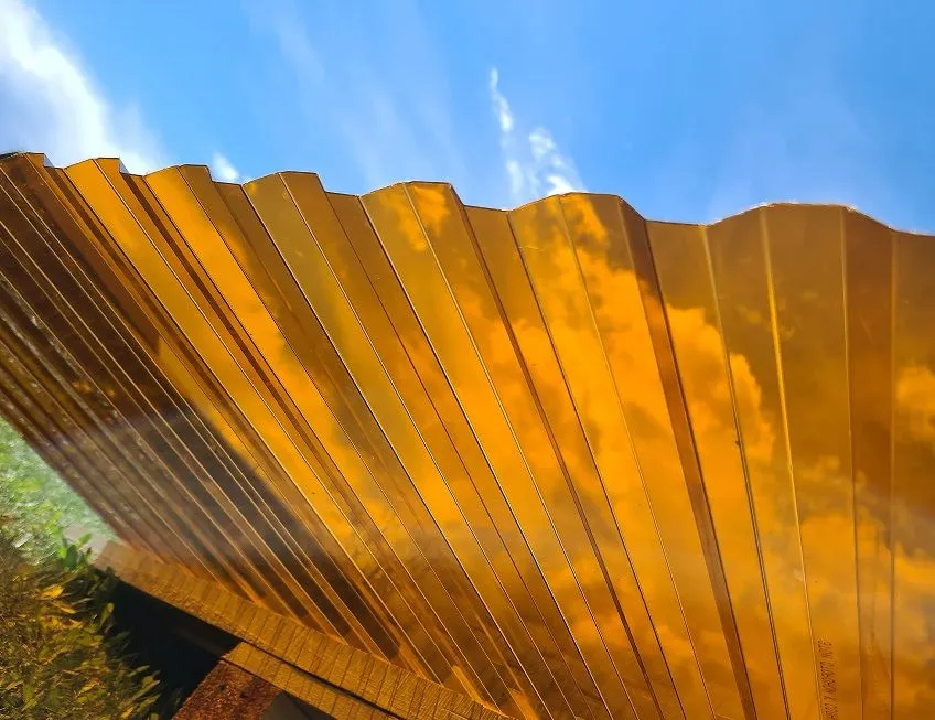 Профилированный поликарбонат янтарь 0,8 мм 