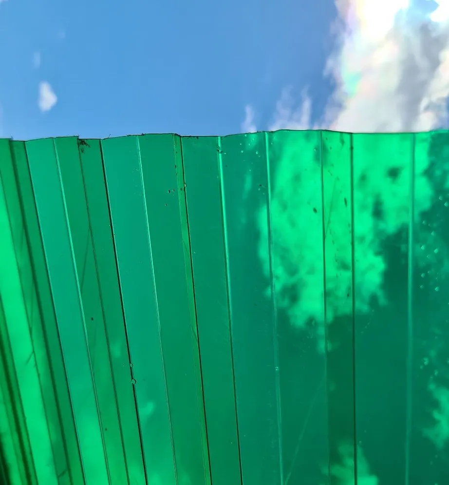 Профилированный поликарбонат зеленый 1,3 мм 
